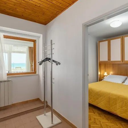 Pet Friendly In With Wifi Apartamento Zambratija (Istria)