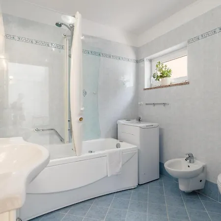 Pet Friendly In With Wifi Apartamento Zambratija (Istria)
